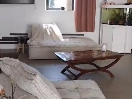maison de ville avec extérieur