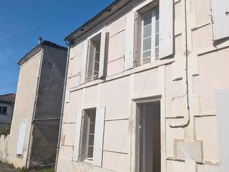 maison de caractère 53 m² — pierre apparente