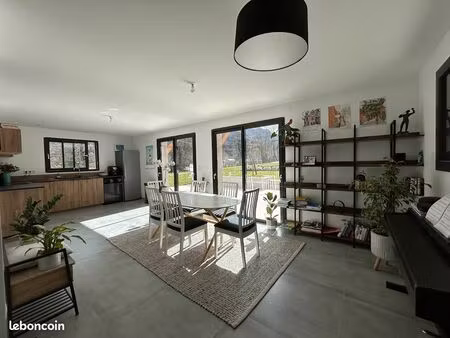 à louer – maison contemporaine 130 m² – 4 chambres + bureau – vue revard – trévignin