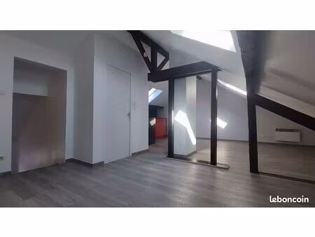 studio 1 pièce 27 m²