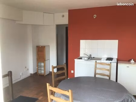 location t2 à poitiers