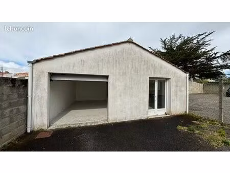 box stockage garage de 40 m2