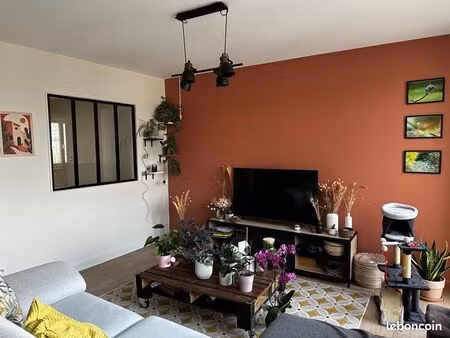 t3 lumineux et meublé - 70m2