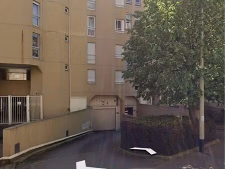 place de parking dans résidence au rond point de l’europe