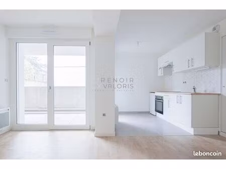 studio 1 pièce 32 m²