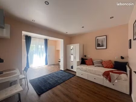 beau studio 25 m2 entièrement meublé