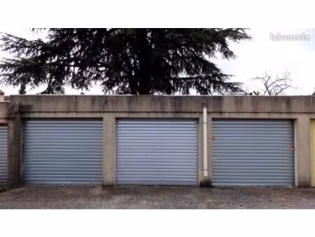 recherche garage / box