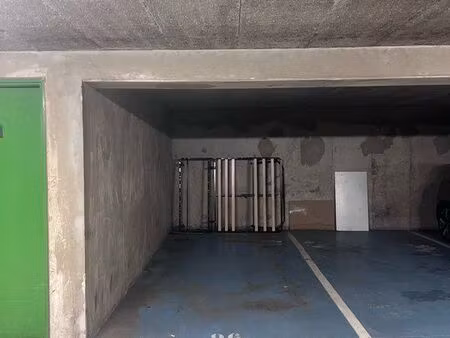 place de parking proche périphérique paris 20 / sous terrain