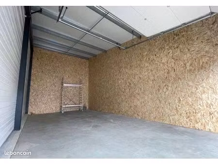location entrepôt 60m2
