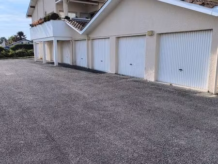 box de garage ou de stockage