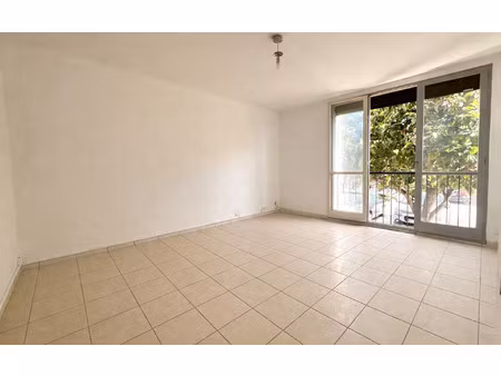 appartement salon-de-provence 74 m² t-4 à vendre  120 000 €