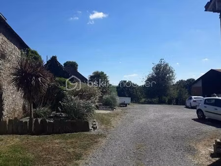 corps de ferme de 120 m² à rouge