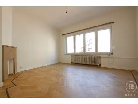 appartement à louer avec terrasse et 1 chambre   saint-josse-ten-noode (vbe29124)