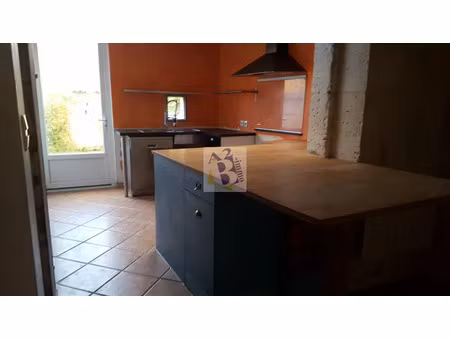 location maison 4 pièces 99 m² à angouleme (16000)  710 €