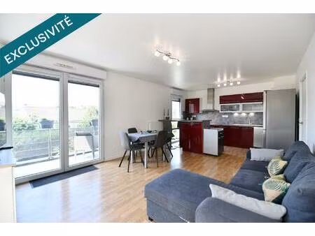 bel appartement de trois pièces dans une résidence de 2015!!