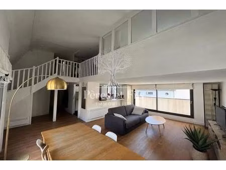 duplex de standing lumineux avec balcons - quartier des 3 rues