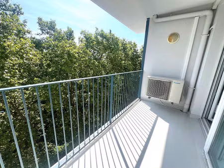appartement t3 dernier etage avec balcon & parking
