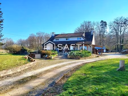 maison en pleine nature avec 5 chambres et grand terrain.