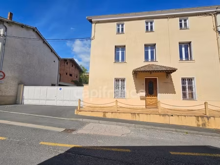 maison à vendre 8 pièces avec sous-sol garage et dépendances et jardin de 1000 m² chambost