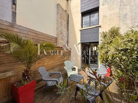 maison de ville avec cour  terrasse et 2 studios