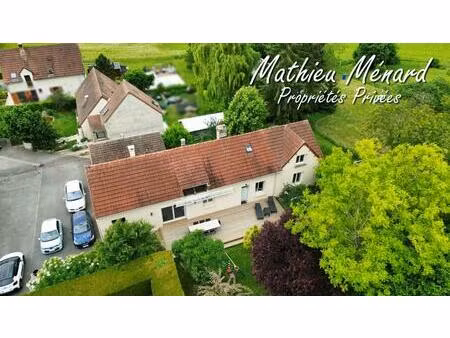 maison de caractère de 140 m² avec vie de plain-pied  grand terrain et fort potentiel d'év