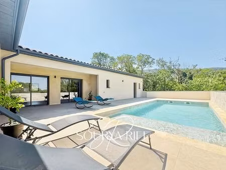 villa 4 chambres  climatisation  piscine  sous-sol