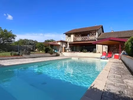 belle maison avec piscine