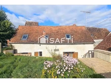 maison avec 2 chambres  jardin attenant et garage
