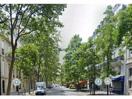 location commerce paris 75007 70m²