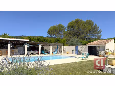 garéoult - a vendre - villa de plain-pied 6 pièces avec piscine et terrain paysager