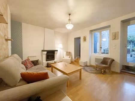 agréable t2 meublé rue de séraucourt avec terrasse et jardin