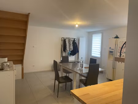 proximité les essarts en bocage une maison en location refa