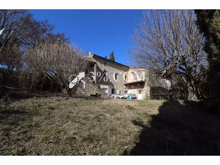 propriété 256 m2 constituée d'une habitation principale et de 2 gites