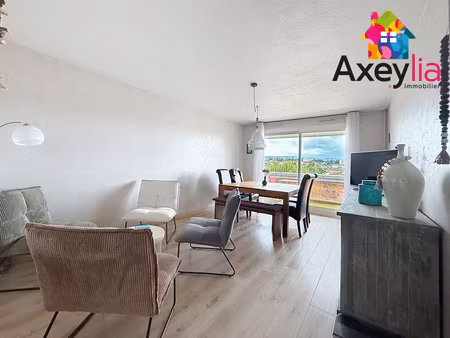 a vendre - roanne proche leclerc - appartement t2 entièrement rénové avec stationnement pr