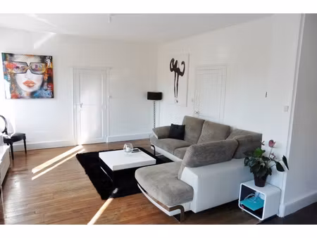 immeuble de deux appartements avec garages quartier aéroport