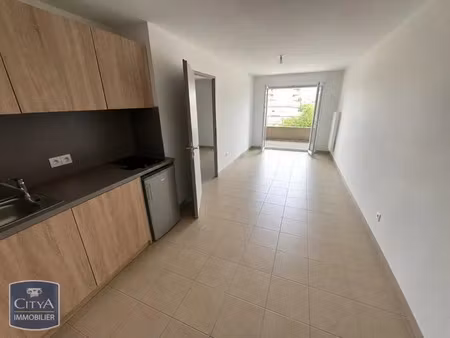 appartement à louer 2 pièces 37.69 m² - nîmes (30) - 464€
