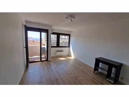 location appartement 1 pièce 29 m² à marseille 5 (13005)