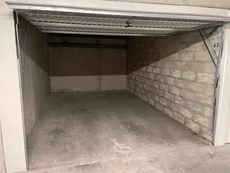 location garage à aix-en-provence (13100)