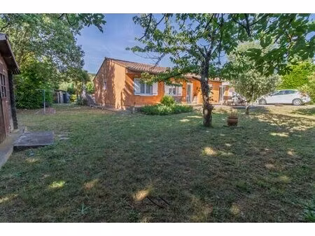villa 5 pièces de 115m2 avec piscine