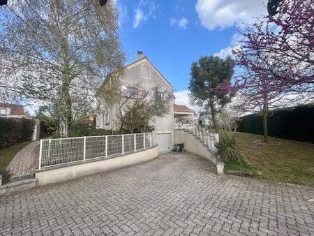montlhery - maison familiale de 7 pièces - 177 m2 habitables - jardin de 870 m2 - 2 niveau