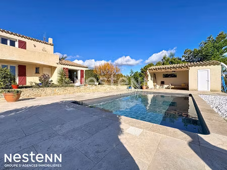 belle maison de 140m² avec piscine  double garage et vue dégager