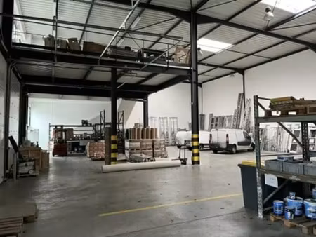 vente local d'activités 300 m² à 1 050 m²