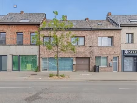 te renoveren handelswoning met mogelijkheden vlak bij centrum willebroek