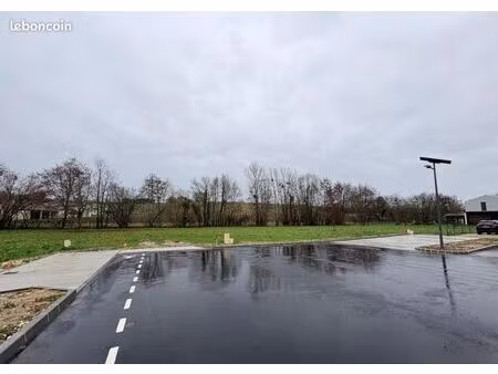 terrain 884 m² bourg