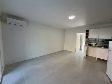 location à l'année meublée appartement rénové en rez-de-ch
