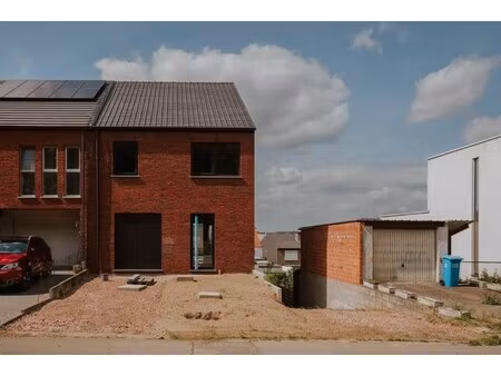 lichtrijke nieuwbouwwoning met loftgevoel