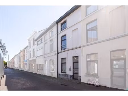 instapklare woning met 3 ruime slaapkamers op toplocatie