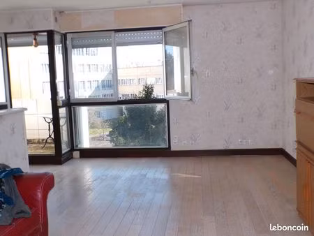 vente appartement f2 de 54 m2 + loggia de 3.55 m2 à soissons