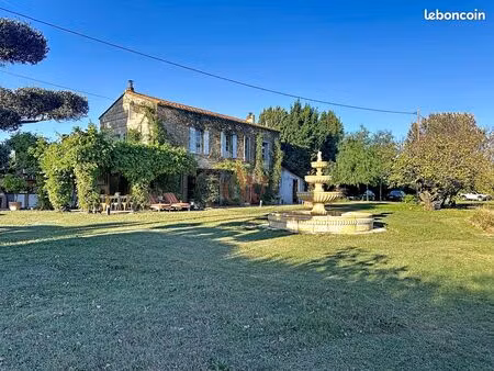 mas 18 pièces 214 m²