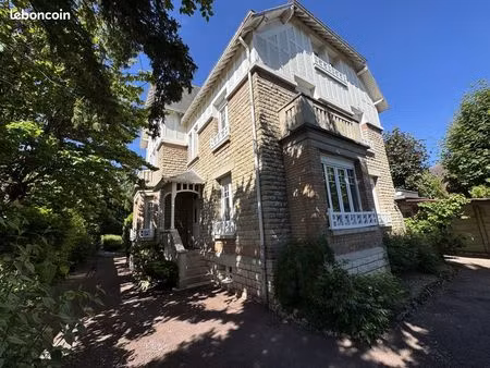 propriété 10 pièces 295 m²